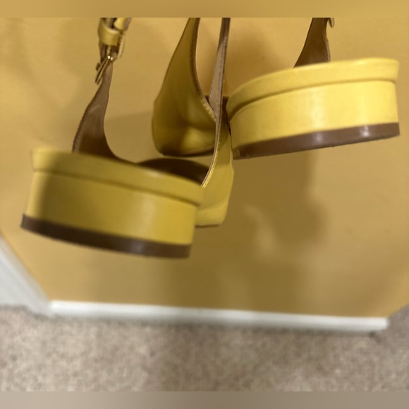 $119 Talbots Solid Yellow Marigold Edison Slingback Flats Size 9.5W - Picture 13 of 16
